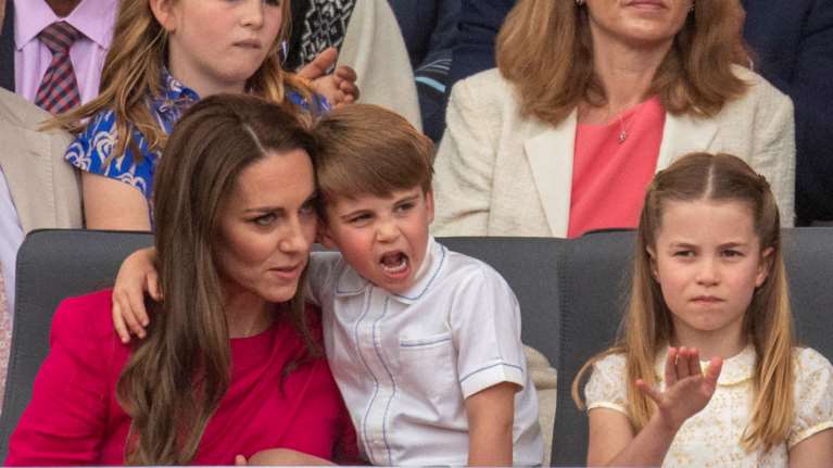 Τι συμβαίνει στο σπίτι των Γουέιλς: Ο Λούις, η Σάρλοτ και το πολεμικό κλίμα - Τι κάνει το μικρό πειραχτήρι στην αδελφή του