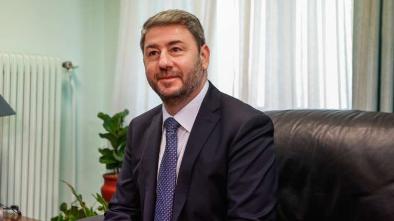 Ανδρουλάκης: Να υλοποιήσει η κυβέρνηση την πρότασή μας για 120 δόσεις για τα χρέη σε εφορίες και ΕΦΚΑ