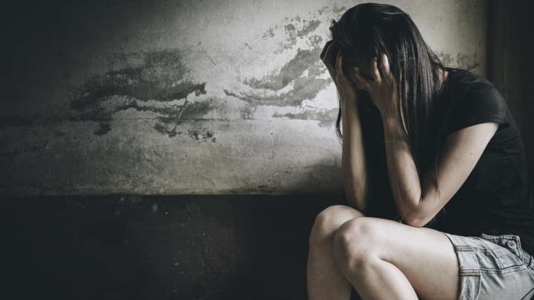 Σοκ στην Κύπρο: Τη βίαζε και εκείνη νόμιζε ότι ήταν ο σύντροφός της που κοιμόταν δίπλα της