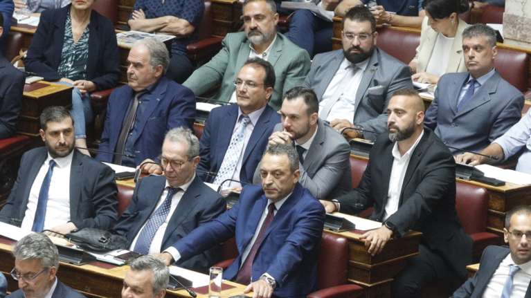 Σπαρτιάτες: Απαντούν στον Στίγκα οι τρεις διεγραμμένοι βουλευτές - &quot;Σύγχρονος δικτατορίσκος, θα τα πούμε στα δικαστήρια&quot;
