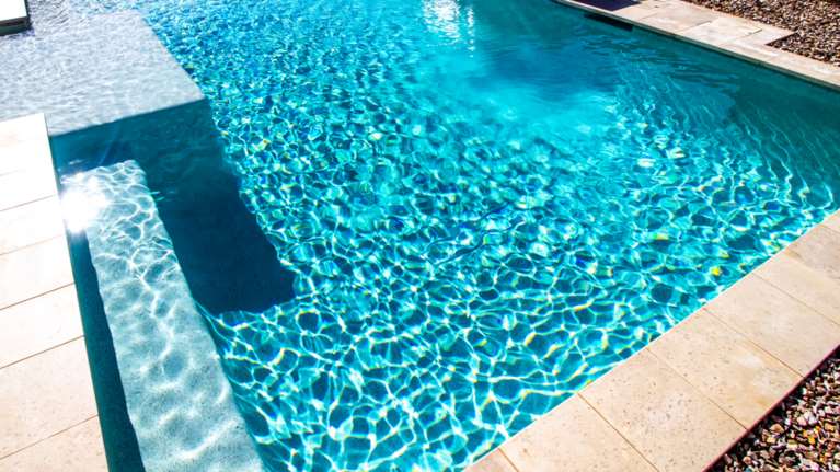 Τραγωδία στη Ρόδο: Μαρτυρίες &quot;γροθιά&quot; για τον πνιγμό της 3χρονης -  &quot;Το παιδί βούτηξε φαγωμένο, πήγε σαν μολύβι στον πάτο&quot;