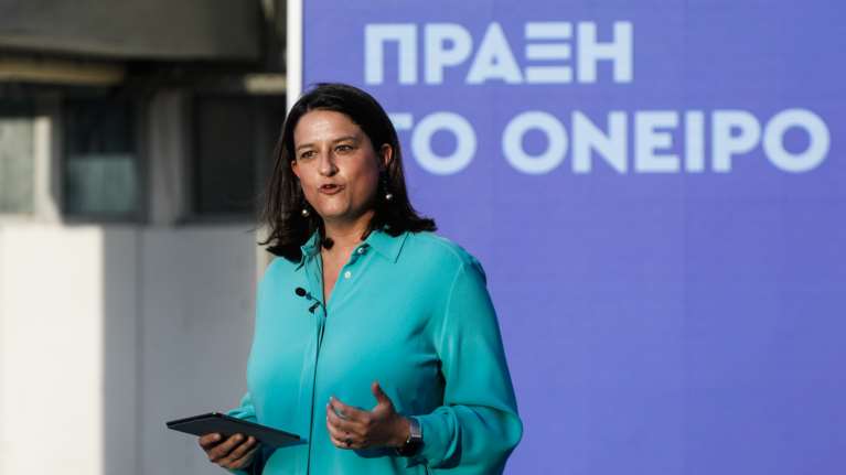 Αγωγή Κεραμέως κατά ΔΟΕ - Οι συνδικαλιστές δεν θέλουν ούτε τους μέντορες...που θα στηρίζουν το έργο τους