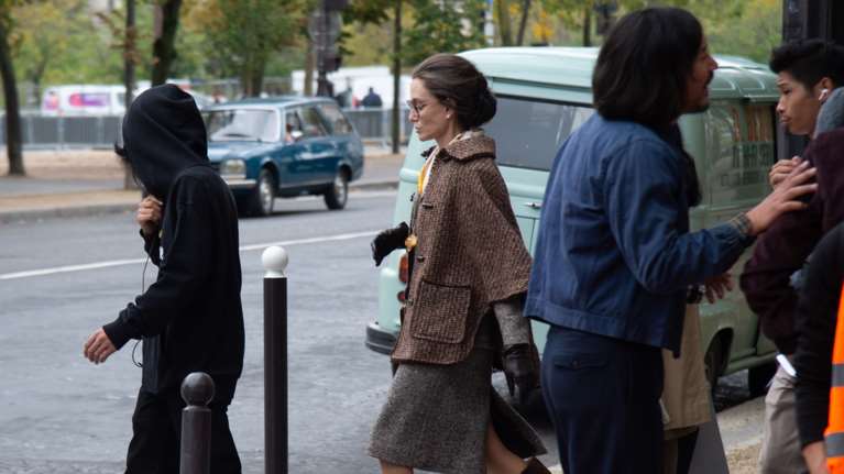 Σικάτη και εκλεπτυσμένη: Η Αντζελίνα Τζολί στην Ελλάδα ως Μαρία Κάλλας με βοηθό τον γιο της Μάντοξ