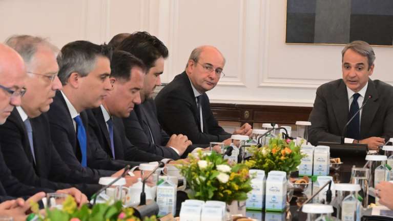 Στη γωνία η κυβέρνηση για το σκάνδαλο ΟΠΕΚΕΠΕ: Υπόσχεται επιστροφή των κλεμμένων - "Οχι" σε άλλες παραιτήσεις υπουργών