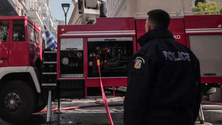 Χαλκίδα: Φωτιά σε διαμέρισμα 4ου ορόφου - Απεγκλωβίστηκε ζευγάρι ηλικιωμένων