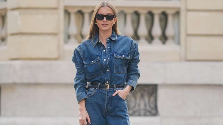 Άλλαξαν τα σχέδια: Αυτά είναι τα τζιν που θα φοράμε όλο το καλοκαίρι