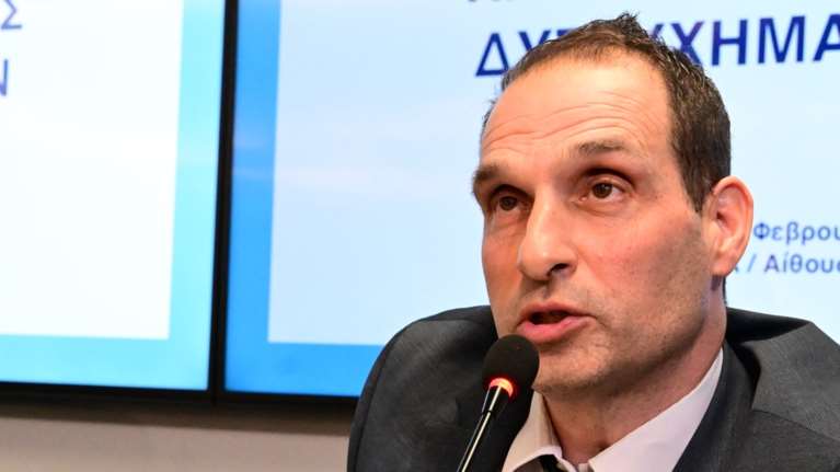 Πρώτη αντίδραση Παπαδημητρίου μετά την εμπρηστική επίθεση: "Τα κέντρα εξουσίας να ξέρουν ότι δεν θα λυγίσω, δεν θα φοβηθώ ποτέ"