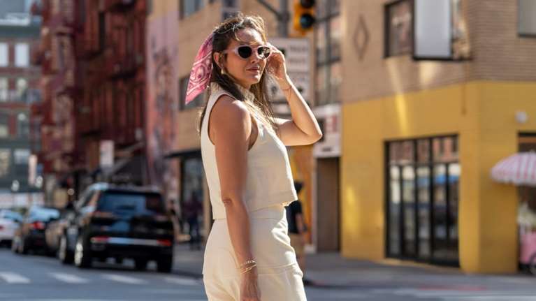 Καλοκαίρι 2025: Τα viral παπούτσια για τα οποία θα απαρνηθούμε τα σανδάλια μας