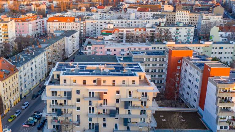 Πώς η ενεργειακή αναβάθμιση των κτηρίων είναι η λύση στην αντιμετώπιση της αύξησης των τιμών;