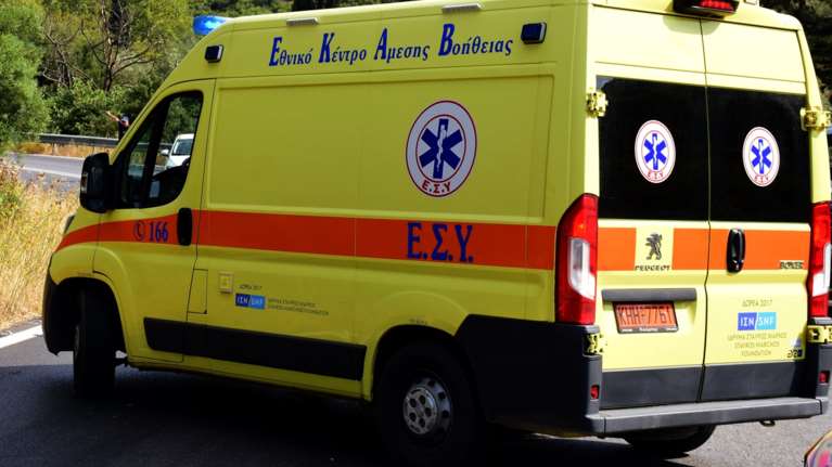 Καλαμπάκα: 90χρονος τραυμάτισε με μαχαίρι τη σύζυγό του - Κατέληξαν στο νοσοκομείο και οι δύο