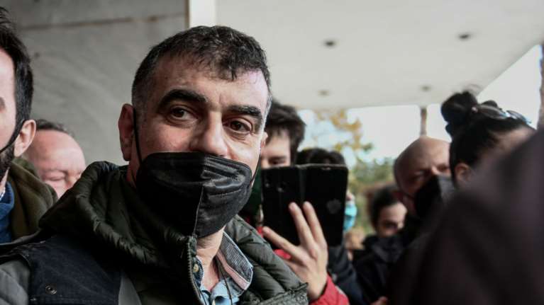 Γιατί ο Κώστας Βαξεβάνης αποκάλυψε τον &quot;πληροφοριοδότη&quot; του στο σκάνδαλο Novartis- Τι έγραφε στο παρελθόν για την πηγή του