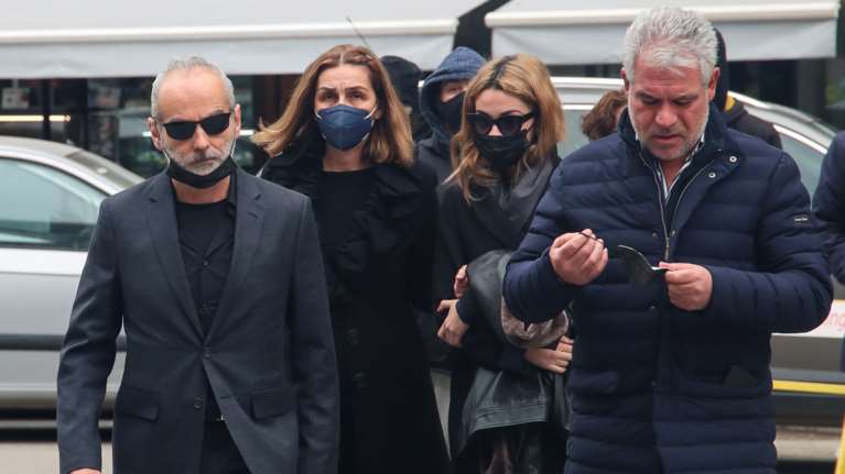 Θεσσαλονίκη: Διακριτική η παρουσία των γονέων του Άλκη στα δικαστήρια  - Απέφυγαν τους δημοσιογράφους [εικόνες - βίντεο]