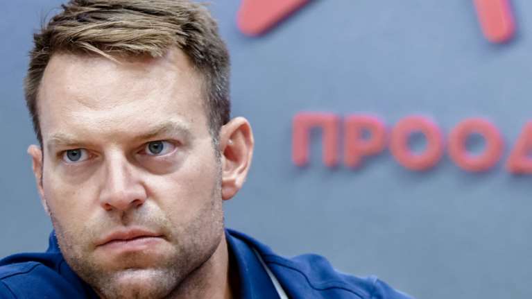 ΣΥΡΙΖΑ: Μετρούν "κεφάλια" για τη μάχη της Κεντρικής Επιτροπής - Μπρα ντε φερ για το αν θα στηθούν νέες κάλπες