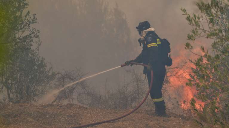 Συναγερμός για φωτιά στο Ηράκλειο: Μήνυμα 112 στους κατοίκους τεσσάρων χωριών για εκκένωση