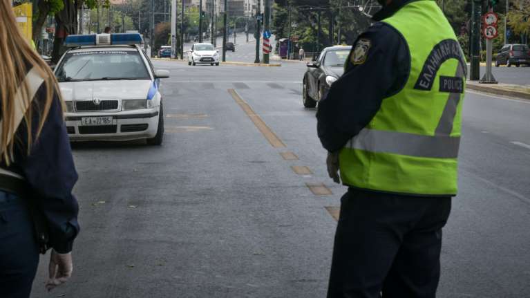 Χαλκιδική: Προφυλακίστηκε αστυνομικός που ζητούσε ανταλλάγματα για να "σβήνει" παραβάσεις του ΚΟΚ