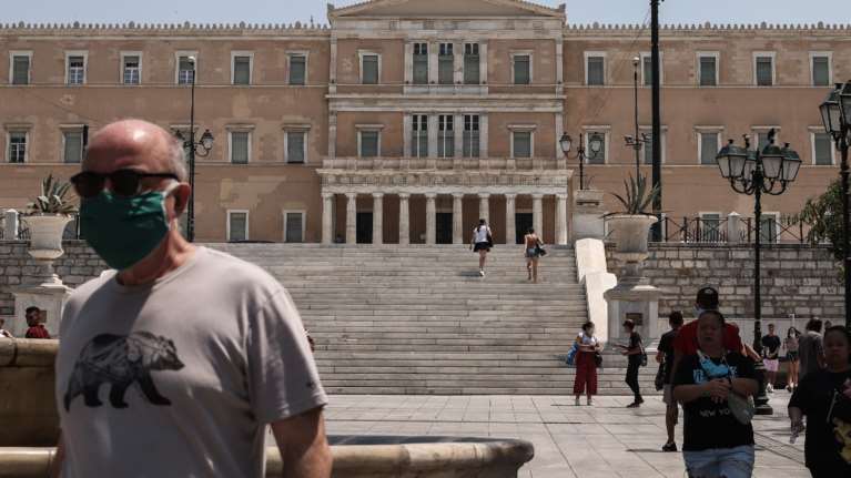 Κορονοϊός: Ντόμινο μέτρων φέρνει το δεύτερο κύμα με 362 νέα κρούσματα σε 5 μέρες - Στο "κόκκινο" Θεσσαλονίκη, Καβάλα, Αθήνα