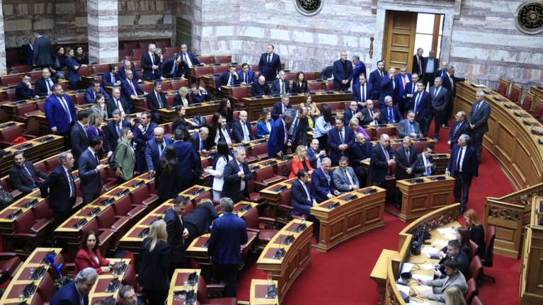 Φωτιά στο πολιτικό σκηνικό λόγω Τεμπών και Καλογήρου: "Ως εδώ" λέει η κυβέρνηση και αλλάζει τακτική