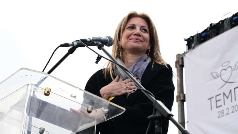 Ανακατεύει την πολιτική τράπουλα ο παράγοντας Καρυστιανού - Φουντώνει το παρασκήνιο για τα νέα κόμματα από Σαμαρά και Τσίπρα