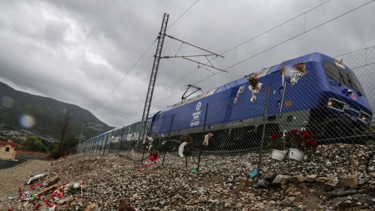 Απογοητευτική έρευνα για τον ελληνικό σιδηρόδρομο: Ούτε οι μισοί επιβάτες δεν αισθάνονται ασφάλεια μετά τα Τέμπη