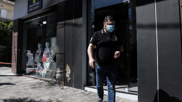 Βίντεο από Χαρδαλιά για τον εμπρησμό στα μαγαζιά της συζύγου του: &quot;Ανανδρα θρασίμια, από θαύμα δεν είχαμε νεκρό&quot;