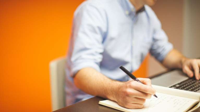 Ξεκινάει σήμερα η καταβολή της επιστρεπτέας προκαταβολής - Πάνω από 9.000 αιτήσεις την πρώτη ημέρα