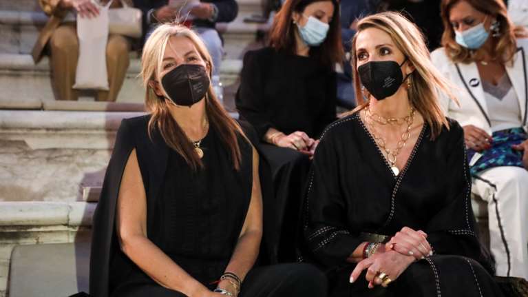 Μαρέβα Μητσοτάκη: Με total black  σύνολο Zeus + Dione στο Ηρώδειο