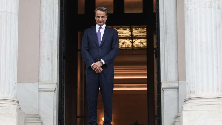 Το εθνικό σχέδιο για τη βία των ανηλίκων: Ψηφιακή ενηλικίωση στα 15, αποβολές εντός σχολείου, κοινωνική εργασία