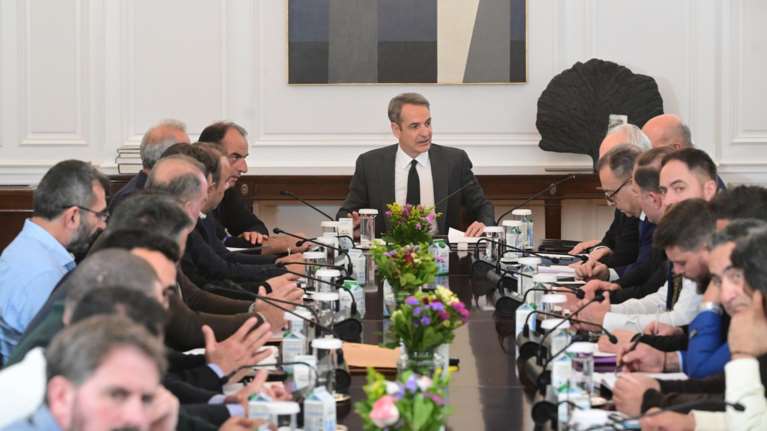 Προς εκτόνωση το αγροτικό: Τρεις νέες διευκολύνσεις στο τραπέζι -Το "μπαλάκι" των αποφάσεων στα μπλόκα