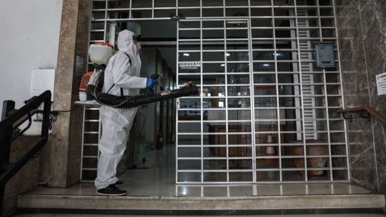 Νέα μέτρα για τον κορονοϊό ανακοινώνει η κυβέρνηση μετά τη Σύνοδο Κορυφής