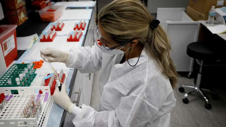 Bloomberg: Υπάρχουν άνθρωποι που αποκλείεται να κολλήσουν κορονοϊό; - Τι έδειξε μελέτη