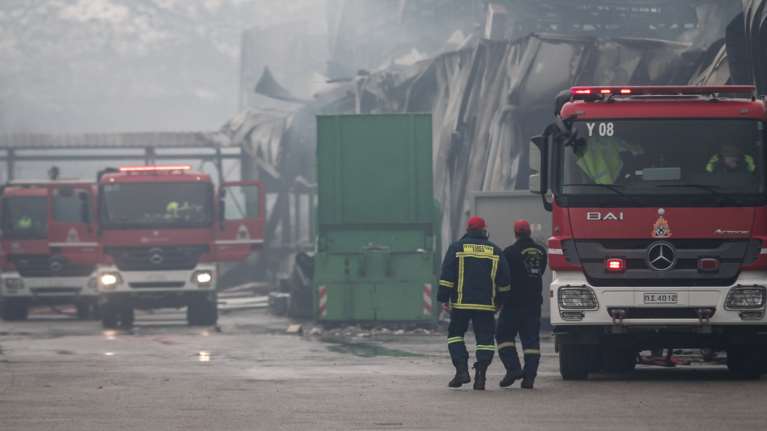 Το κουβάρι των αρμοδιοτήτων για τους ελέγχους στη "Βιολάντα" - Σφοδρή πολιτική σύγκρουση για τα εργατικά δυστυχήματα