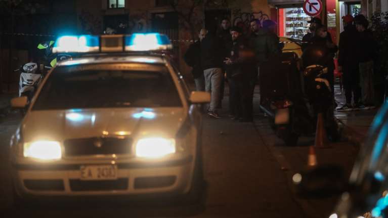 Οπλα, χειροβομβίδες και εκρηκτικά σε διαμέρισμα- αποθήκη στο Παγκράτι- Μεγάλη επιχείρηση της αντιτρομοκρατικής