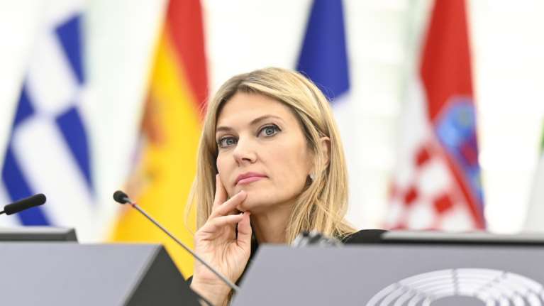 Εύα Καϊλή: Οι τρεις δικηγόροι σωματοφύλακές της - Ποιες οι ποινές στο Βέλγιο για συμμορία, μαύρο χρήμα ή λαθρεμπόριο