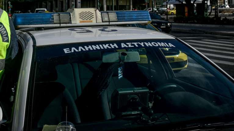 Τροχαίο στη Βουλιαγμένης: Ξύλο μεταξύ των οδηγών, τους χώρισαν οι αστυνομικοί