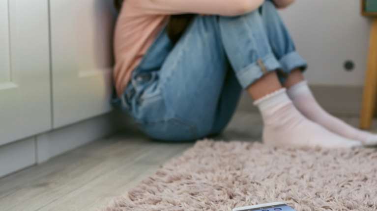 Βόλος: Ξυλοκόπησε τη 14χρονη κόρη του παραμονή Χριστουγέννων - Την έσωσε ο αδελφός της