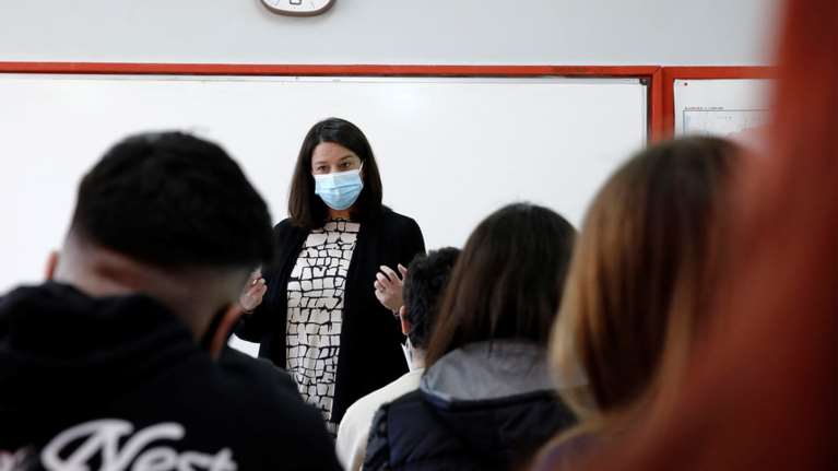 Νέο σχολείο - Κεραμέως: Eλευθερία στους εκπαιδευτικούς, έμφαση σε δεξιότητες