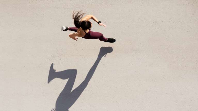 Τρέξιμο ή περπάτημα: Ποιο να προτιμήσουμε για αντοχή, απώλεια βάρους ή καλή υγεία