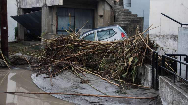 Κακοκαιρία Bora: Μετρούν τις πληγές τους Λήμνος και Ρόδος - Πού θα χτυπήσουν τα έντονα φαινόμενα τη Δευτέρα
