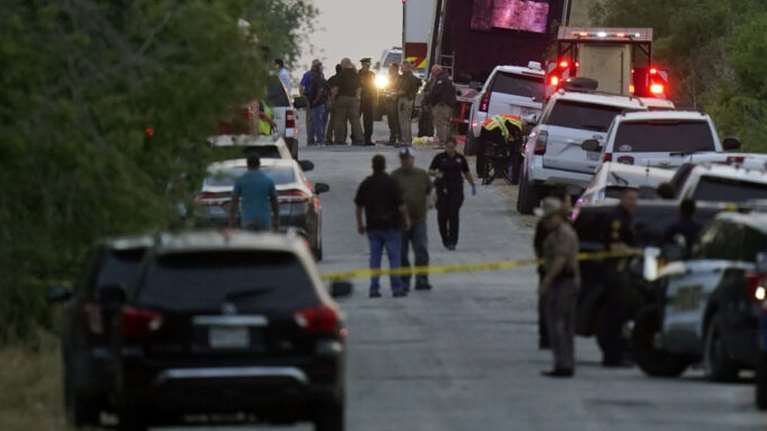 Νέο μακελειό στο Τέξας: Αυτοκίνητο έπεσε σε πεζούς – Τουλάχιστον επτά νεκροί και πολλοί τραυματίες