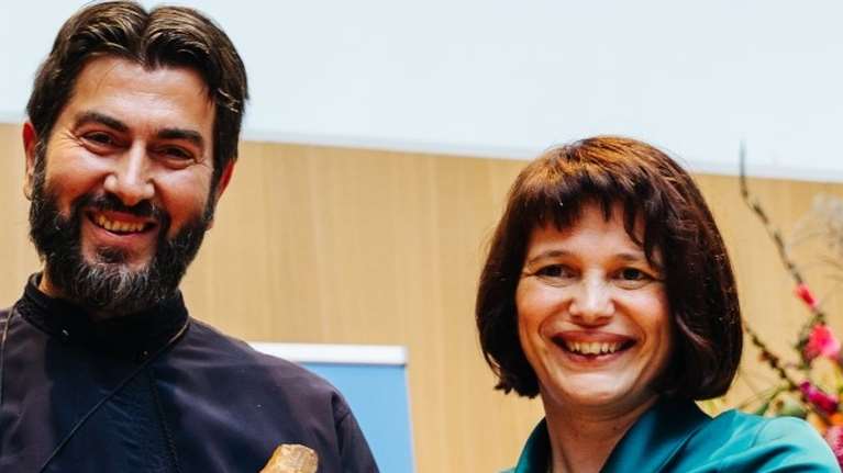 "Δεν έχω τίποτα δικό μου, τα ράσα μου δεν έχουν τσέπες" - Τι απαντά ο π. Αντώνιος μετά τον σάλο για τα οικονομικά