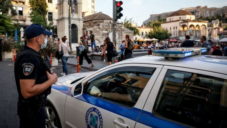 Κορονοϊός: Πρόστιμα 100.000 ευρώ μέσα σε μόλις δύο ώρες στο κέντρο της Αθήνας - Μαγαζιά δεν τηρούσαν το ωράριο