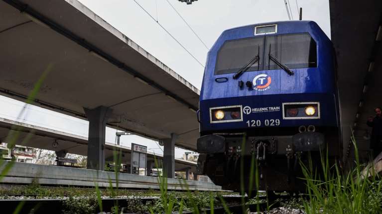 Αμαξοστοιχία ακινητοποιήθηκε λόγω βλάβης μέσα σε σήραγγα της Φθιώτιδας- Περιπέτεια για 325 επιβάτες