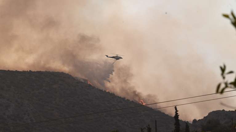 Καλύτερη η εικόνα στα μέτωπα της φωτιάς - Τι συμβαίνει σε Μαγνησία, Ρόδο, Λαμία, Κέρκυρα, Κάρυστο, Άρτα