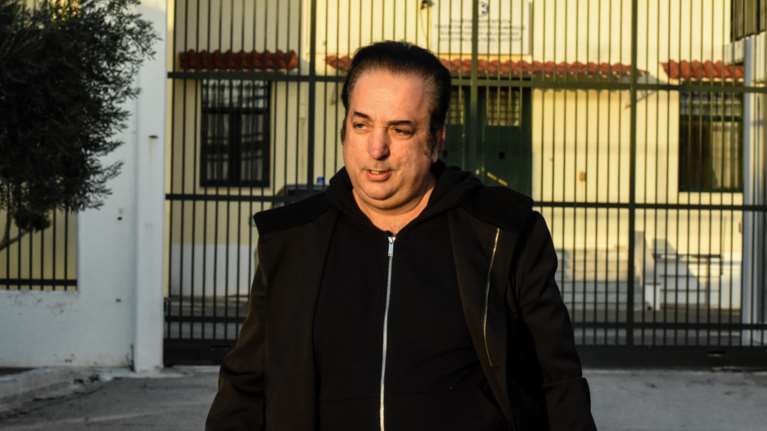 Απαλλάχτηκε ο &quot;Βασιλιάς&quot; των ενεχυροδανειστηρίων Ριχάρδος από όλες τις κατηγορίες με βούλευμα