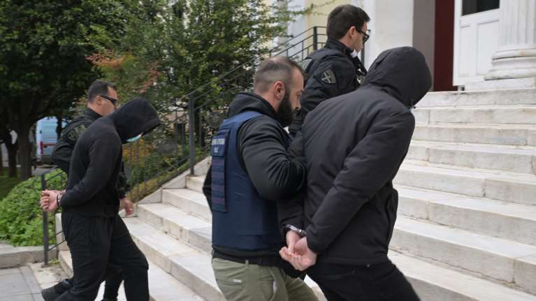 Χαλκίδα: Προσωρινά κρατούμενοι οι τρεις φίλοι του Μάριου - Ελεύθερος αφέθηκε ο &quot;καθαριστής&quot; του σημείου της δολοφονίας