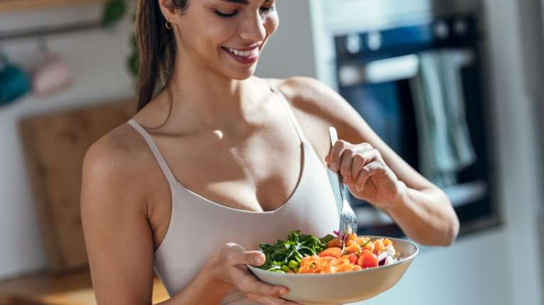 Γεύματα με λίγες θερμίδες: Πώς θα φτιάξεις το σωστό πλάνο που παράλληλα θα σε χορτάσει