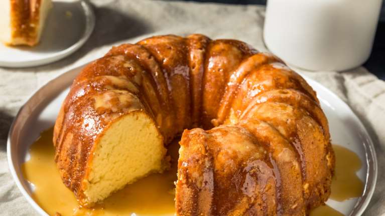 Συνταγή: Vegan νηστίσιμο κέικ χωρίς ζάχαρη - Τέλειο και αφράτο, με λίγα υλικά