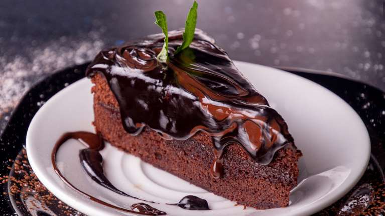 Πεντανόστιμο γλυκό ψυγείου σαν αφρός, με μόλις 5 υλικά και έτοιμο σε 10 λεπτά