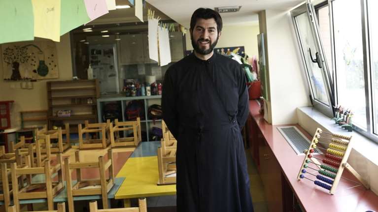 Αρνείται τις κατηγορίες ο πατέρας Αντώνιος - Καταγγέλει &quot;μεθοδευμένες δράσεις&quot; και &quot;κατασκευασμένα δημοσιεύματα&quot;