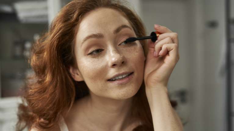 ΧΧL Βλεφαρίδες: Αυτή η μάσκαρα κοστίζει ελάχιστα και προσφέρει αξεπέραστο βλέμμα